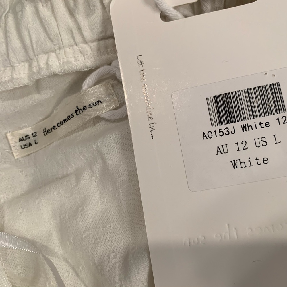 Hello Molly NWT Mysteria White Cotton Textured Lined Off-Shoulder Romper Sz L 8 - Picture 7 of 16